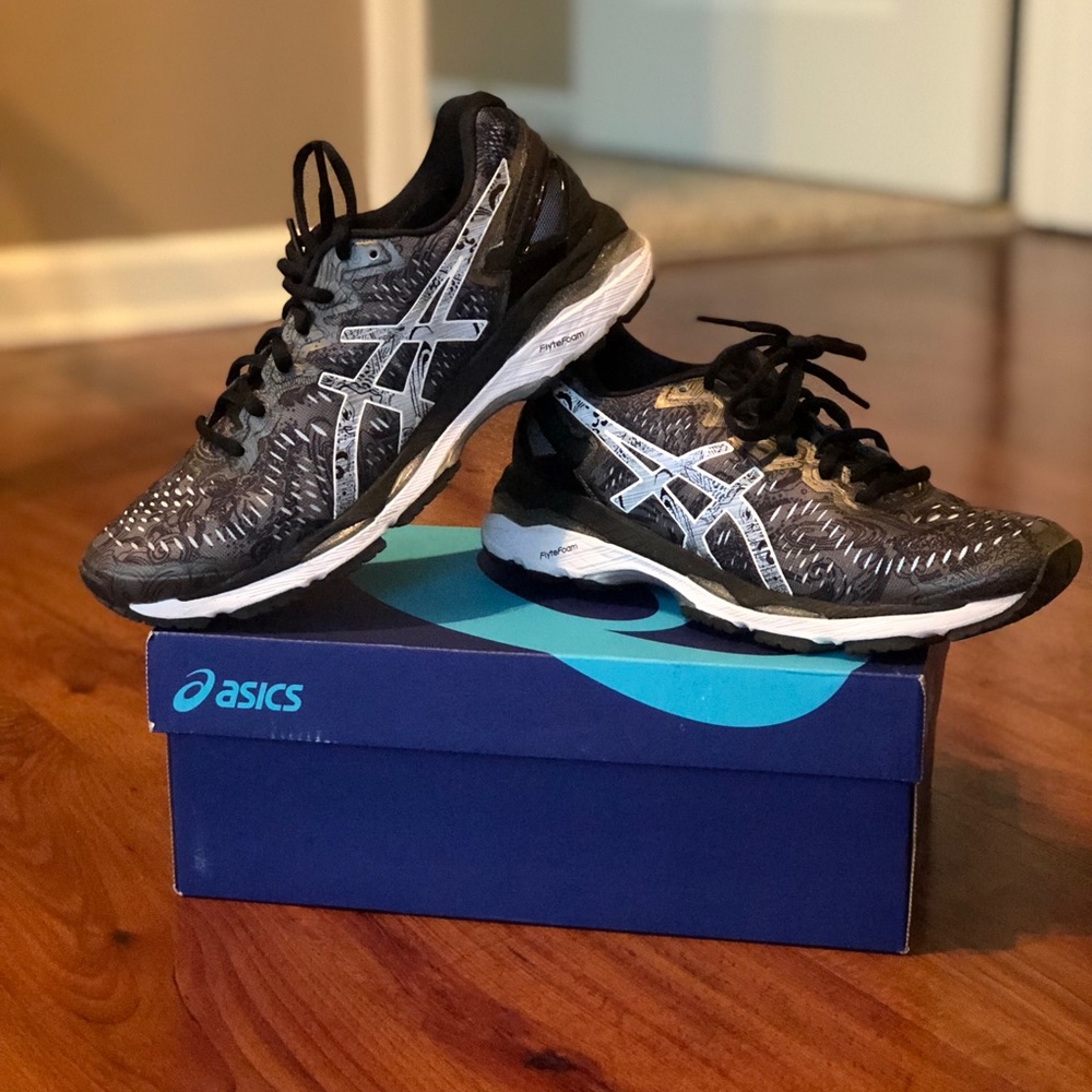 ASICS Gel-Kayano 23 Lite-Show  women’s  size 7